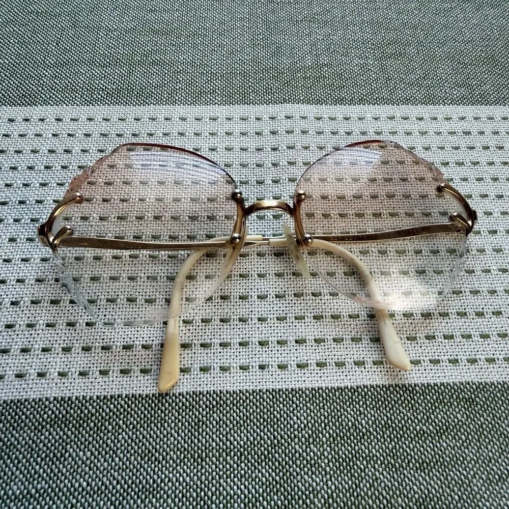 Multi-Facets vintage eye
